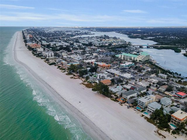 204 GULF BOULEVARD, Indian Rocks Beach, FL 33785