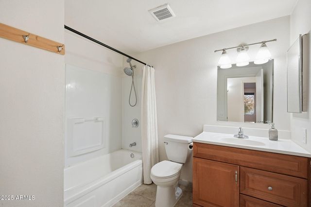 1513 W COLT Road, Chandler, AZ 85224