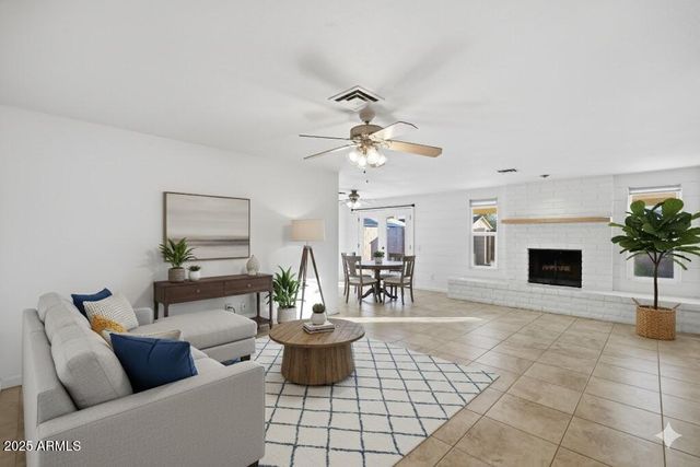 1513 W COLT Road, Chandler, AZ 85224