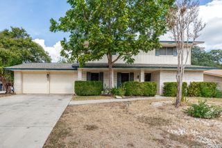 153 Amistad Blvd., Universal City, TX 78148