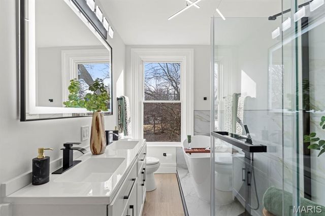 7430 Trenton Avenue, University City, MO 63130