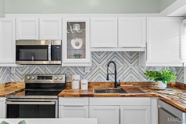 7430 Trenton Avenue, University City, MO 63130