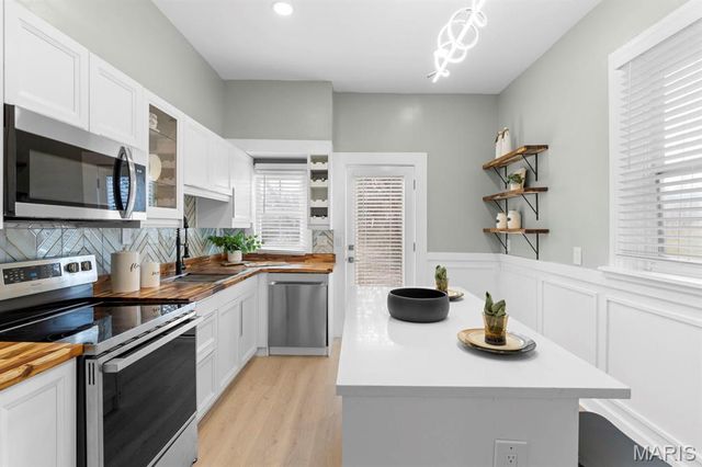 7430 Trenton Avenue, University City, MO 63130