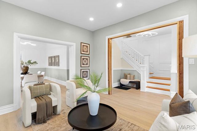 7430 Trenton Avenue, University City, MO 63130