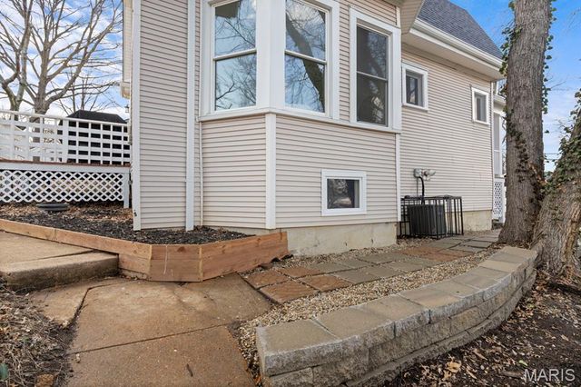 7430 Trenton Avenue, University City, MO 63130