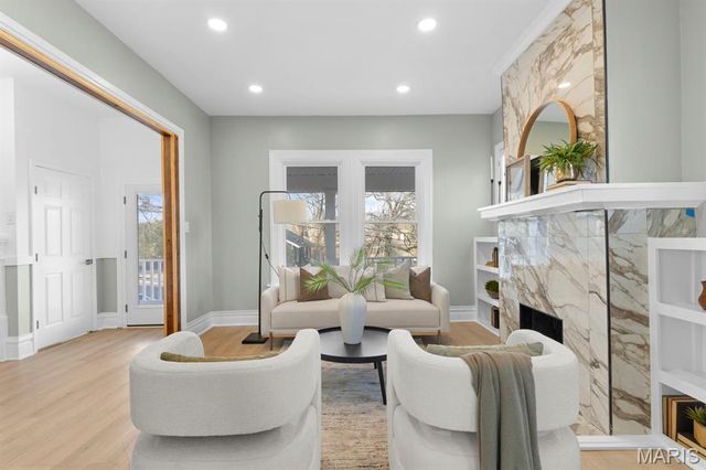 7430 Trenton Avenue, University City, MO 63130