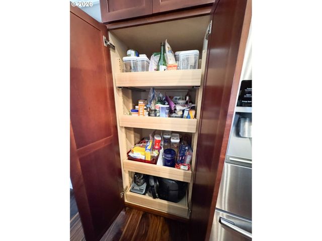 35640 ELK MEADOWS Dr, St Helens, OR 97051