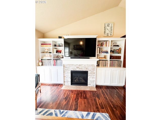 35640 ELK MEADOWS Dr, St Helens, OR 97051