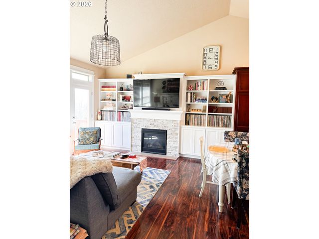 35640 ELK MEADOWS Dr, St Helens, OR 97051