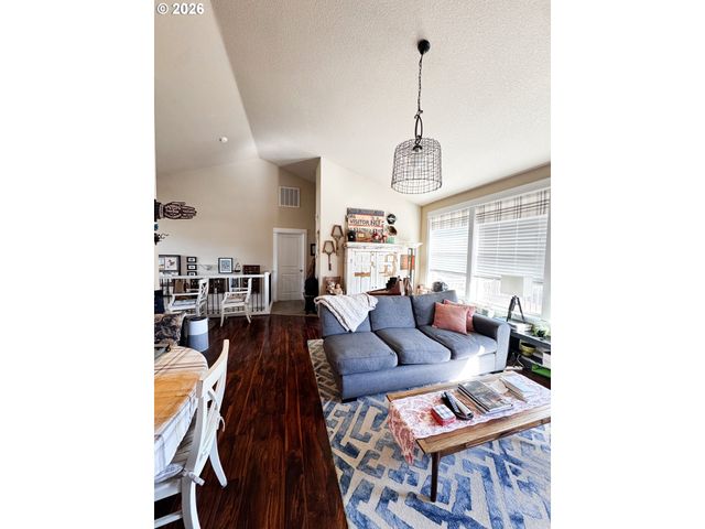 35640 ELK MEADOWS Dr, St Helens, OR 97051