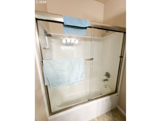 35640 ELK MEADOWS Dr, St Helens, OR 97051