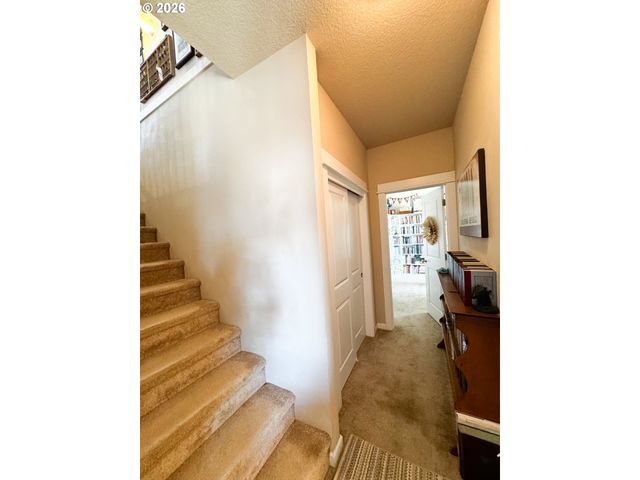 35640 ELK MEADOWS Dr, St Helens, OR 97051