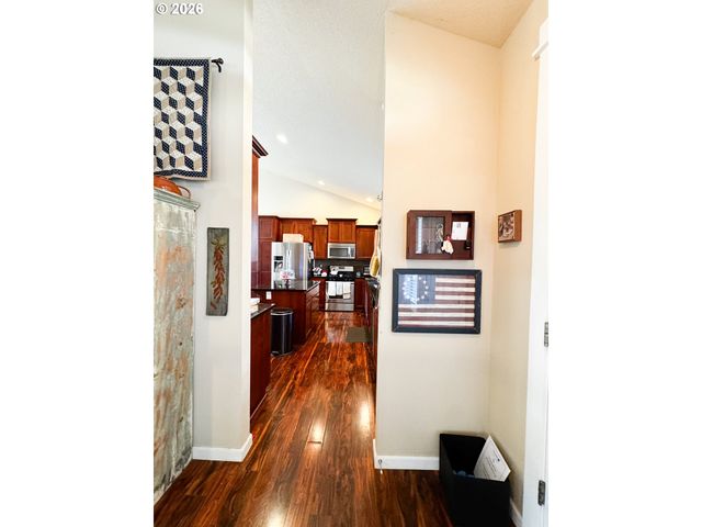 35640 ELK MEADOWS Dr, St Helens, OR 97051