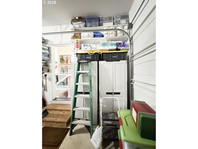 35640 ELK MEADOWS Dr, St Helens, OR 97051