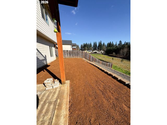 35640 ELK MEADOWS Dr, St Helens, OR 97051