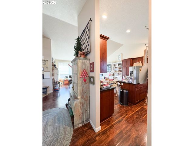 35640 ELK MEADOWS Dr, St Helens, OR 97051