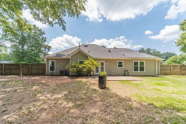 4180 Fox Chase Drive, Loganville, GA 30052