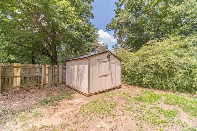 4180 Fox Chase Drive, Loganville, GA 30052