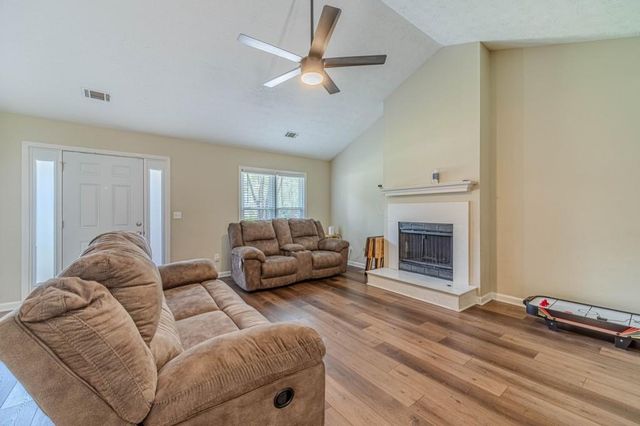 4180 Fox Chase Drive, Loganville, GA 30052