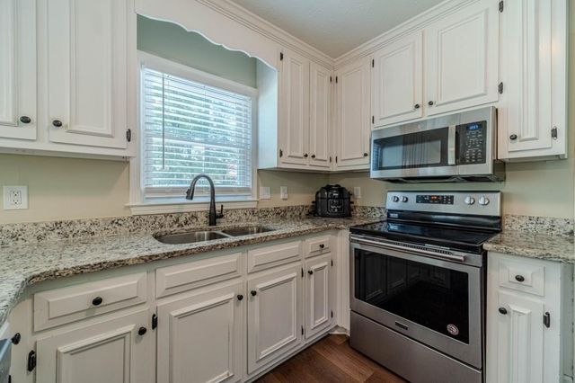 4180 Fox Chase Drive, Loganville, GA 30052