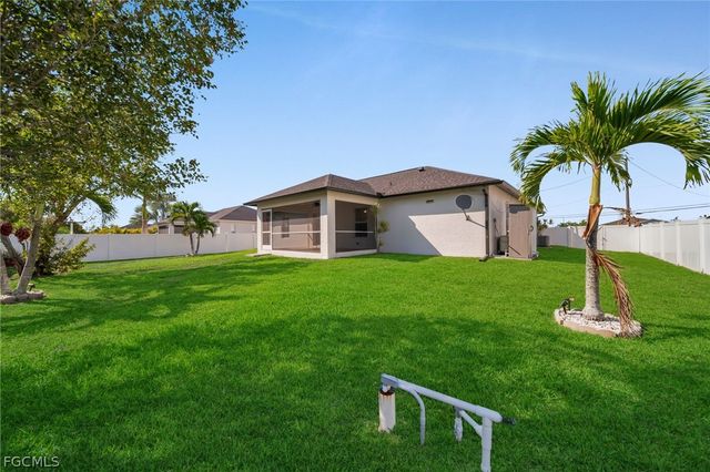 2614 Embers PKWY W, Cape Coral, FL 33993