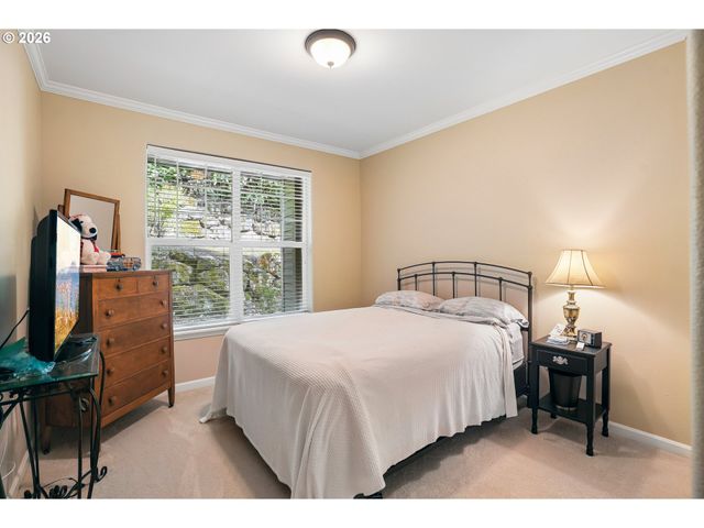 810 SPRINGTREE Ln, West Linn, OR 97068