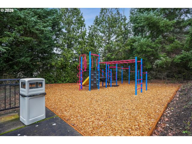810 SPRINGTREE Ln, West Linn, OR 97068