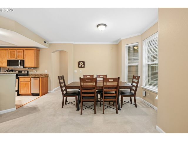 810 SPRINGTREE Ln, West Linn, OR 97068