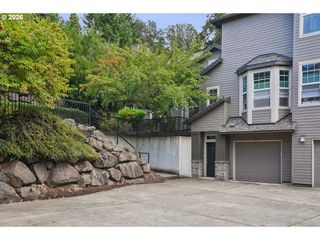 810 SPRINGTREE Ln, West Linn, OR 97068