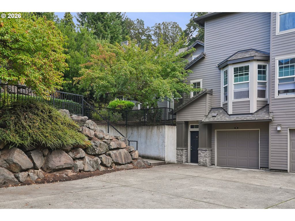 810 SPRINGTREE Ln, West Linn, OR 97068