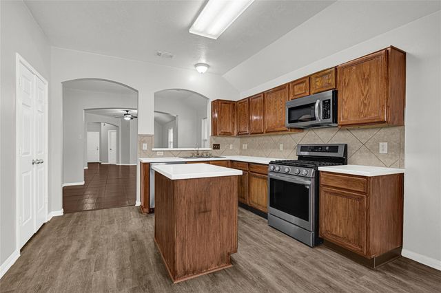 1831 Mickle Creek Drive, Houston, TX 77049