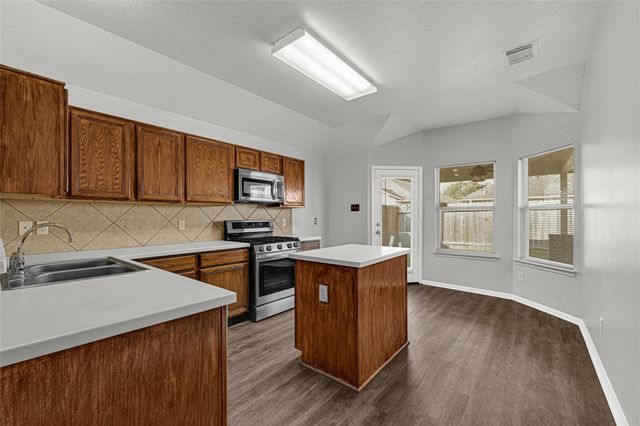 1831 Mickle Creek Drive, Houston, TX 77049