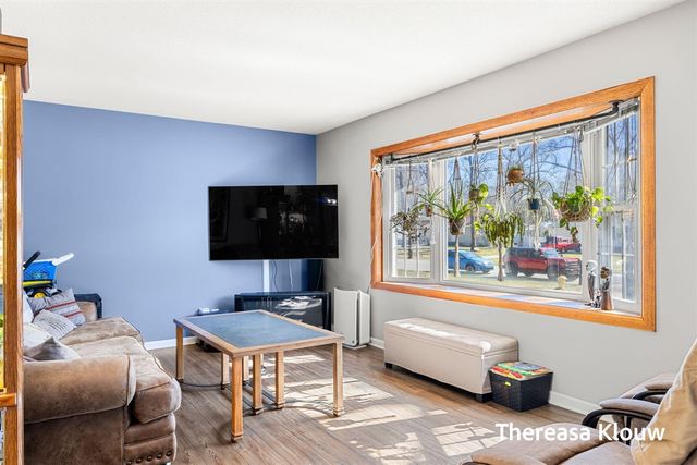 15701 Charles Court, Grand Haven, MI 49417