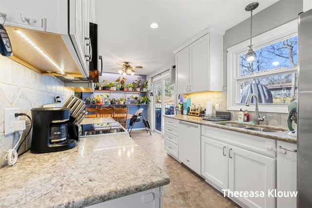 15701 Charles Court, Grand Haven, MI 49417