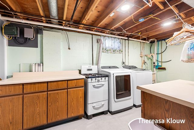 15701 Charles Court, Grand Haven, MI 49417