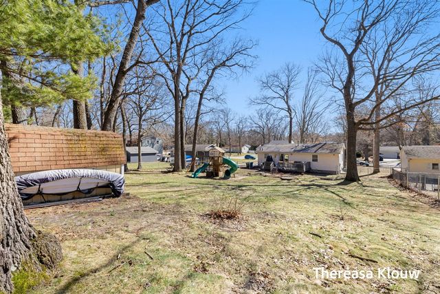 15701 Charles Court, Grand Haven, MI 49417