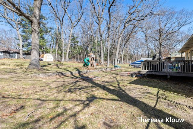 15701 Charles Court, Grand Haven, MI 49417