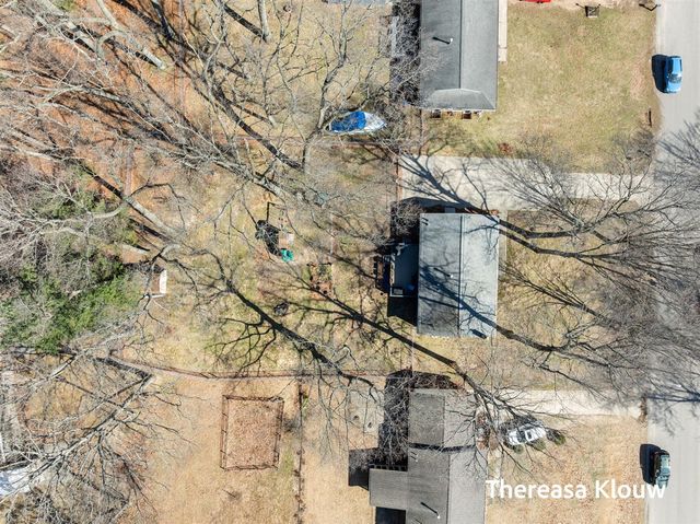 15701 Charles Court, Grand Haven, MI 49417