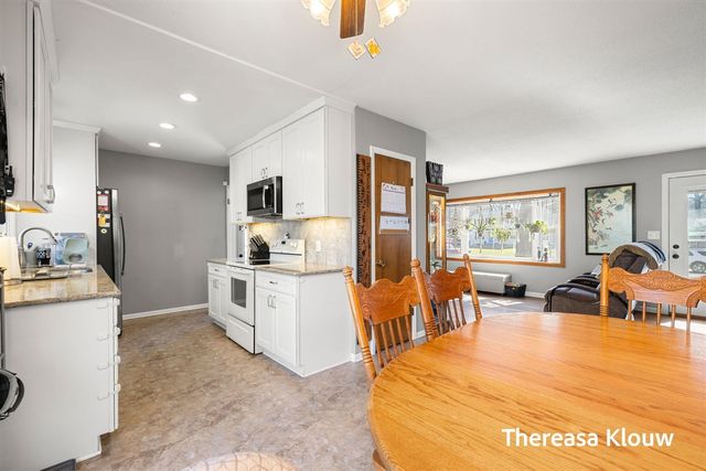 15701 Charles Court, Grand Haven, MI 49417