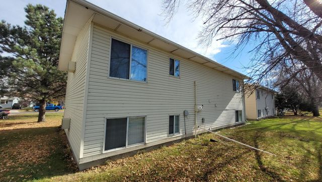 910-912 32nd Street N, Fargo, ND 58102