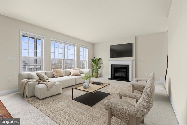 1002 KAVANAGH CIR, Red Lion, PA 17356