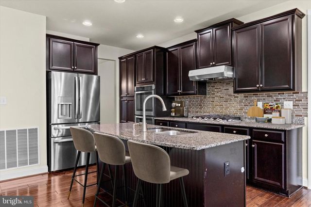 1002 KAVANAGH CIR, Red Lion, PA 17356