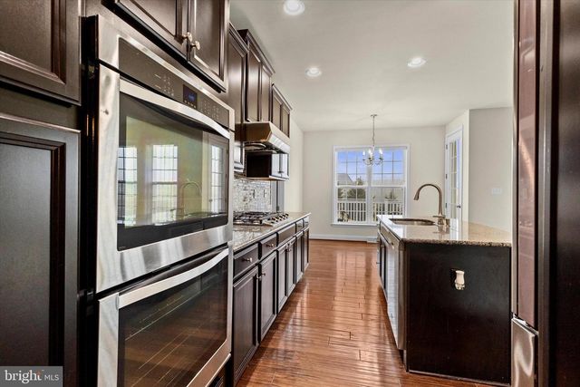 1002 KAVANAGH CIR, Red Lion, PA 17356