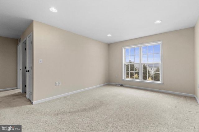 1002 KAVANAGH CIR, Red Lion, PA 17356