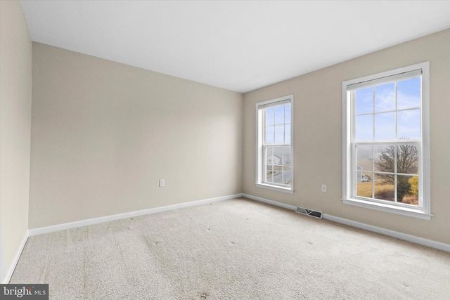 1002 KAVANAGH CIR, Red Lion, PA 17356