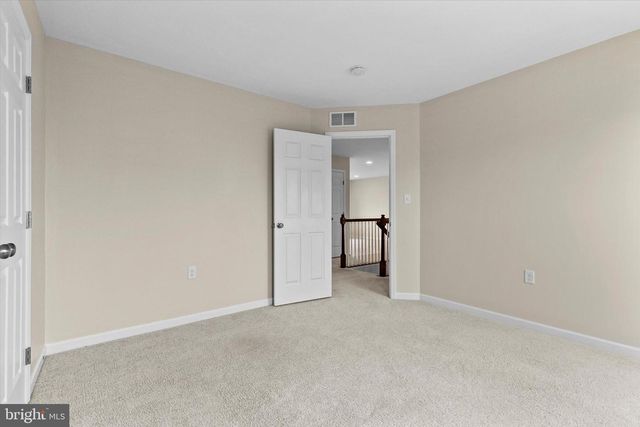 1002 KAVANAGH CIR, Red Lion, PA 17356