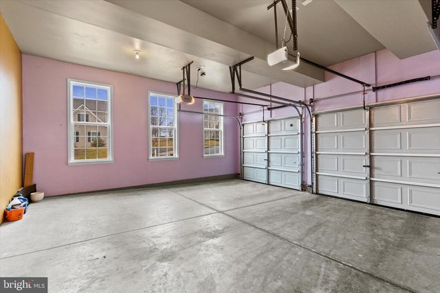 1002 KAVANAGH CIR, Red Lion, PA 17356