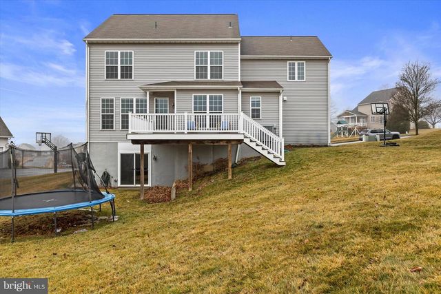 1002 KAVANAGH CIR, Red Lion, PA 17356