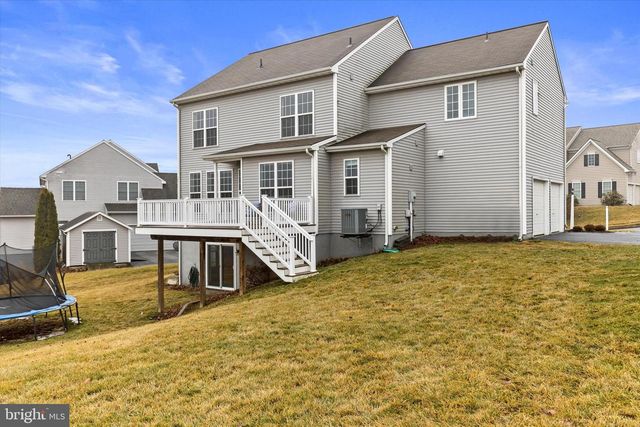 1002 KAVANAGH CIR, Red Lion, PA 17356