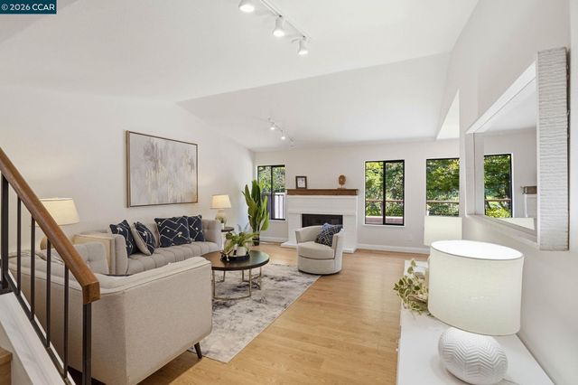 2122 Pinehurst Ct, El Cerrito, CA 94530